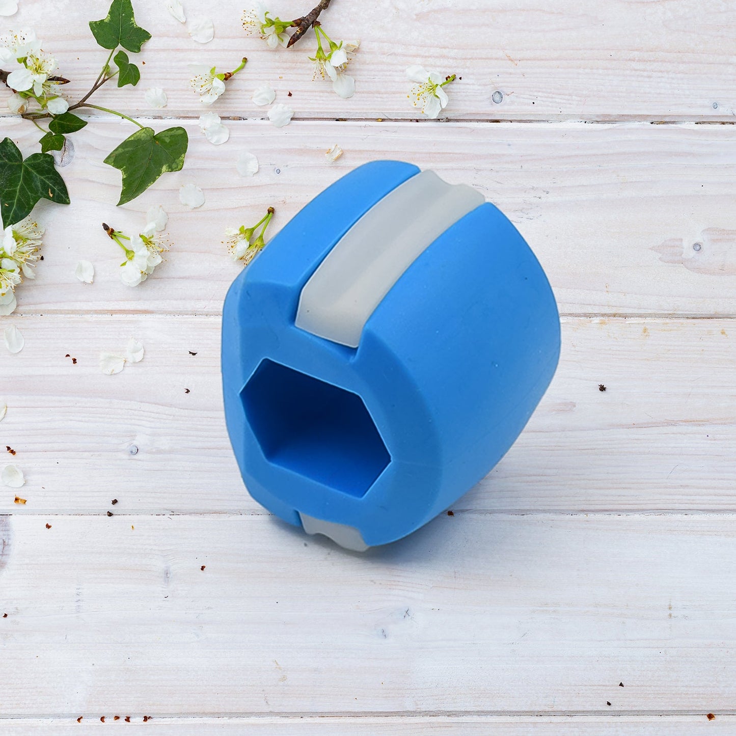 MKK-14-CN BLUE MOUTH EXERCISER USED TO GAIN SHARP AND CHISELLED EASILY AND FAST.