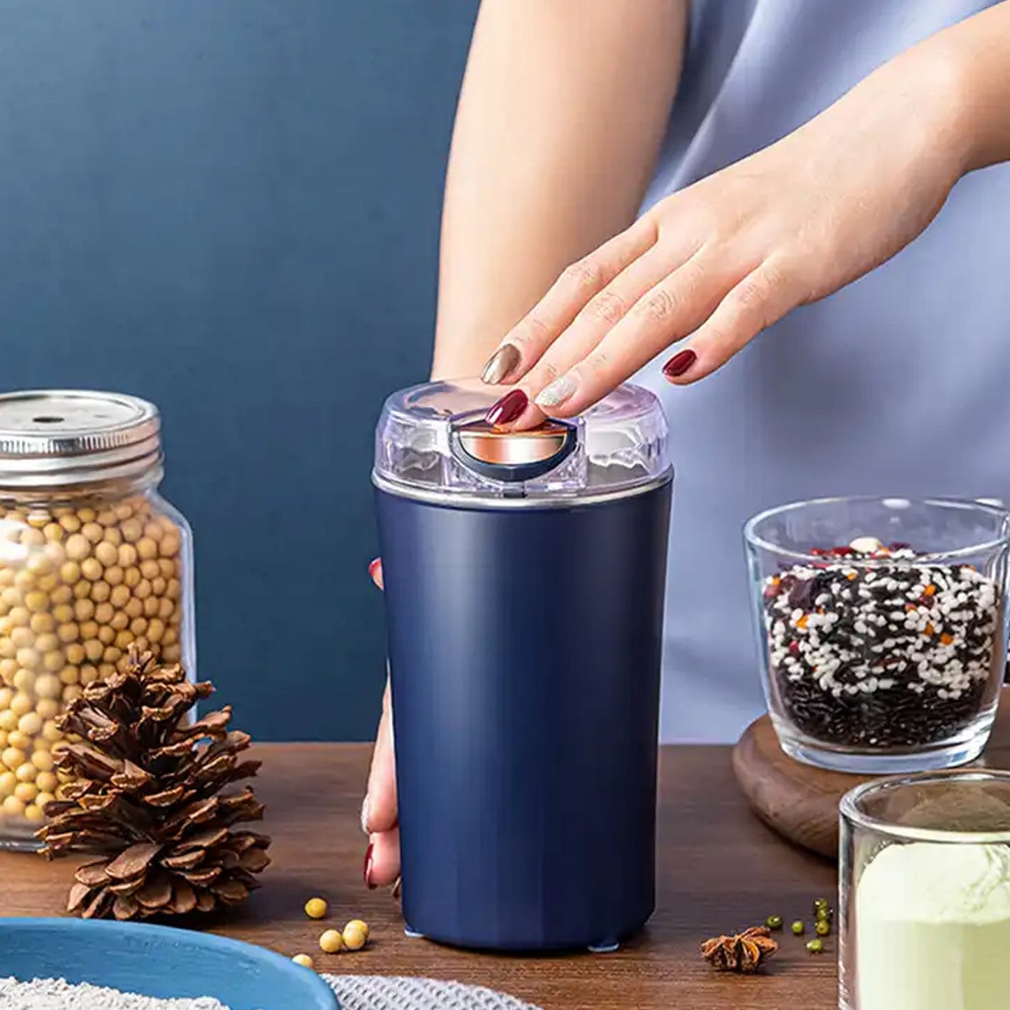 Portable 4-Blade Mini Grinder & Blender for Home & Office (X419)