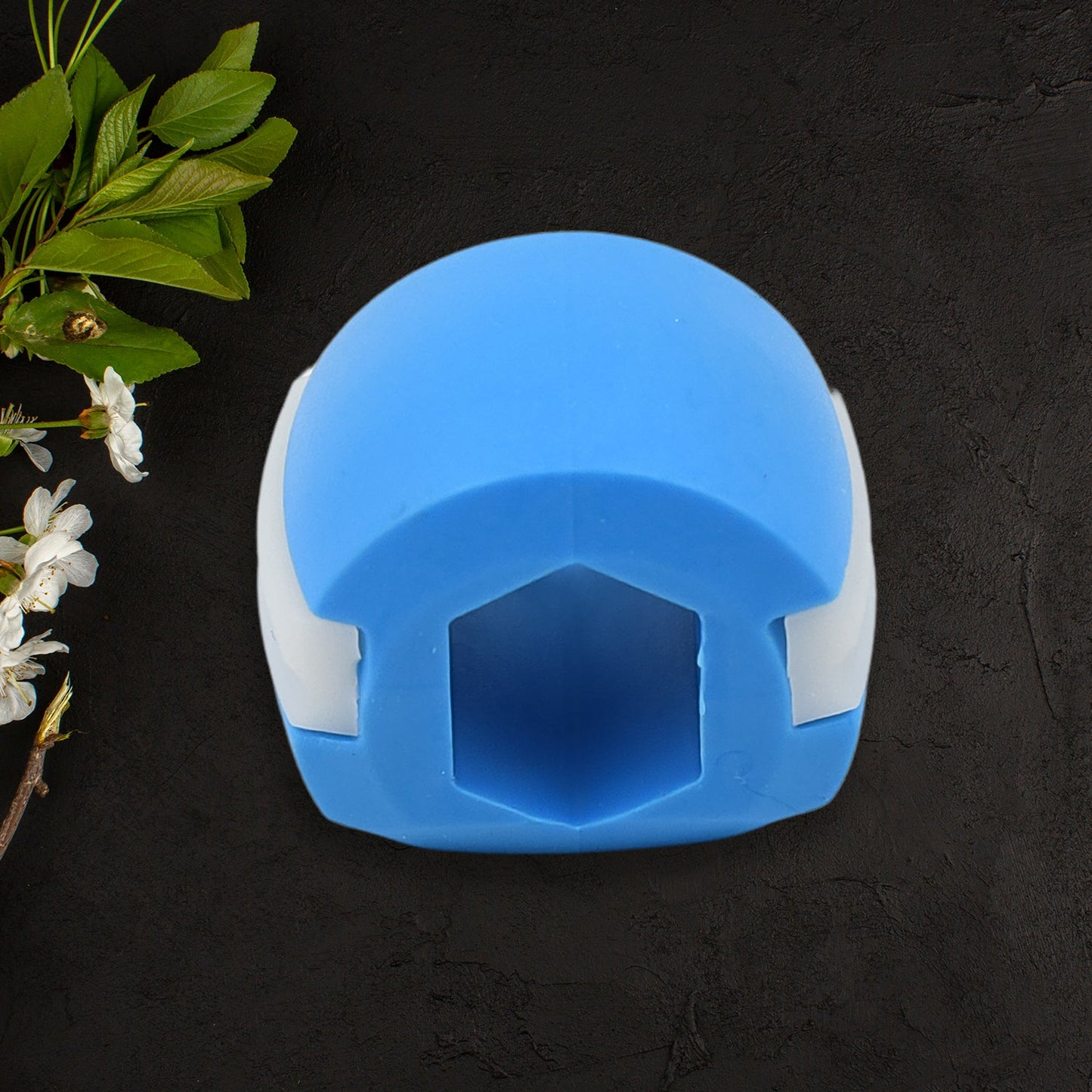 MKK-14-CN BLUE MOUTH EXERCISER USED TO GAIN SHARP AND CHISELLED EASILY AND FAST.