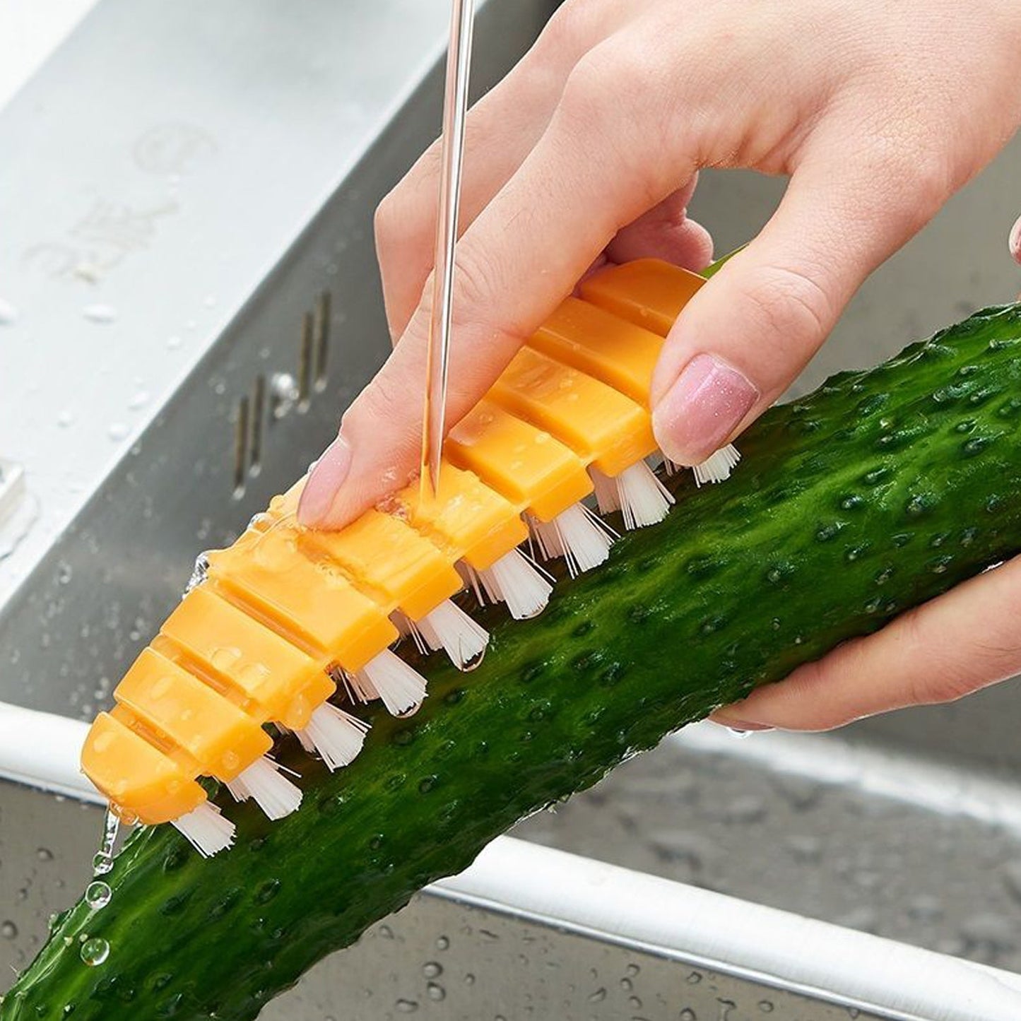 Vegetable Scrubbing Brush, Vegetable Scrubber Carrot Shape Vegetable Brush (X391)