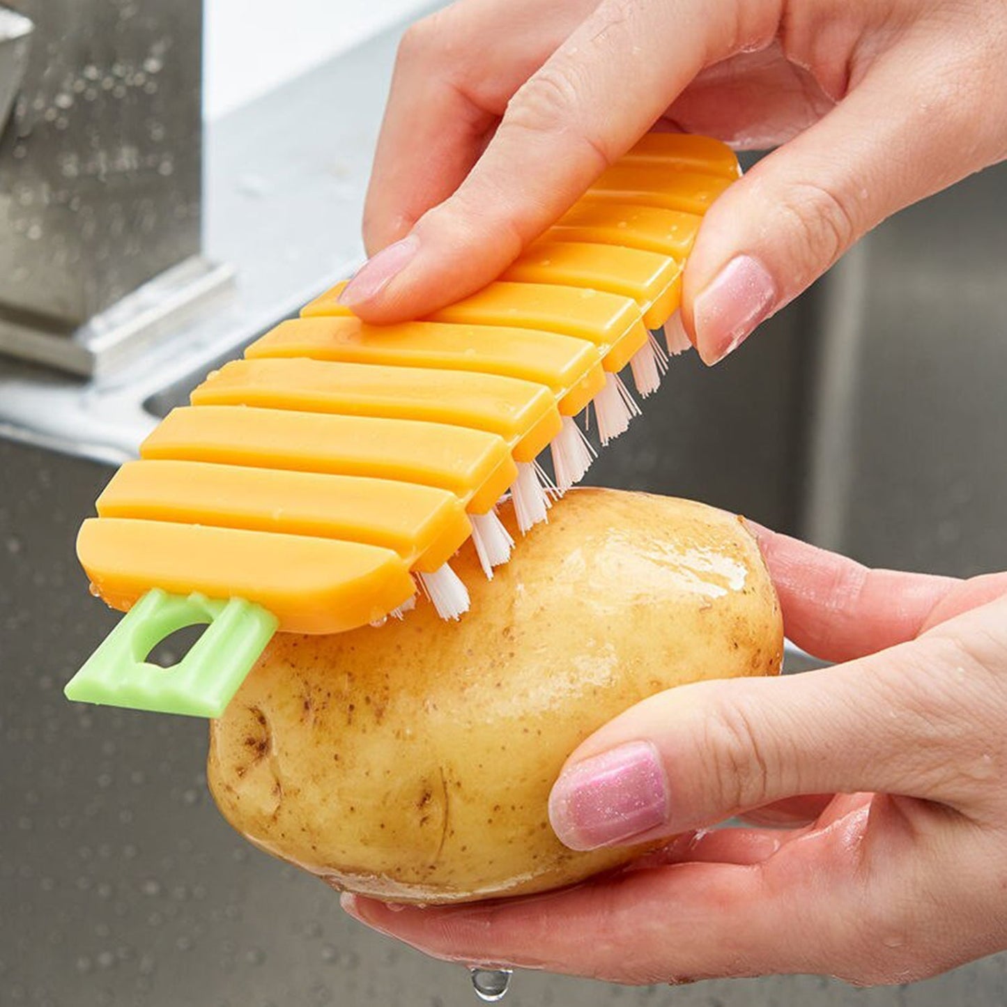 Vegetable Scrubbing Brush, Vegetable Scrubber Carrot Shape Vegetable Brush (X391)