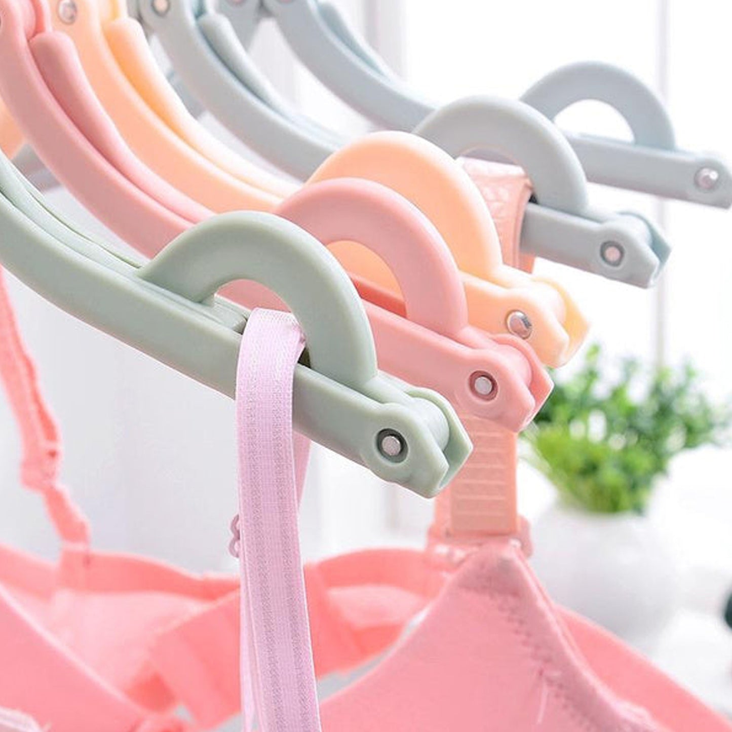 Travel Hangers Portable Folding Clothes Hangers (1 Pc Small)