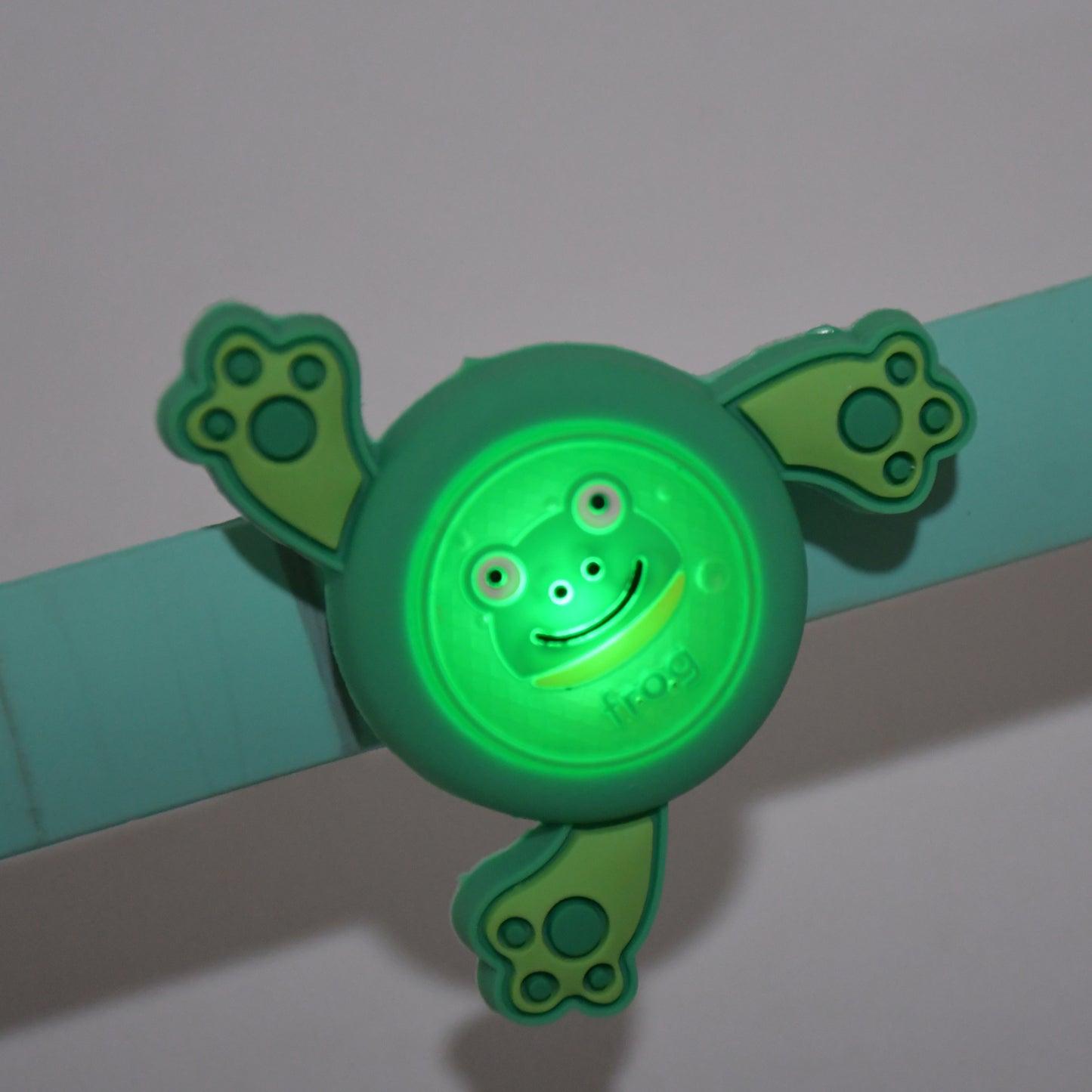 Led Light Spinning Slap Kids Cartoon Bracelet Wrist Band (1 Pc) (X7006)