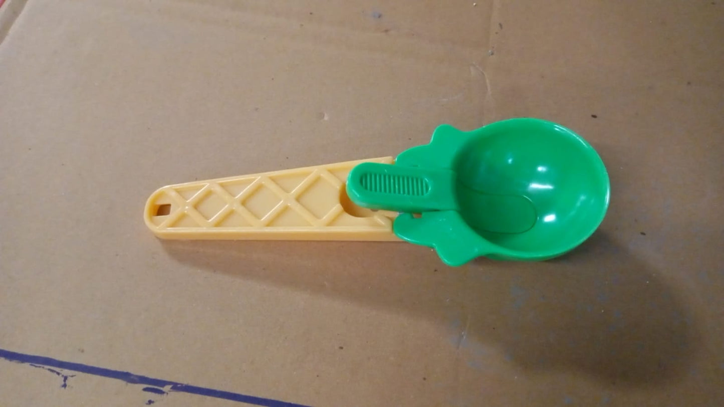 Ice Cream Spoons 2pcs Plastic Cupcake Spoons Aps Fruit Ball Player (2 Pc)