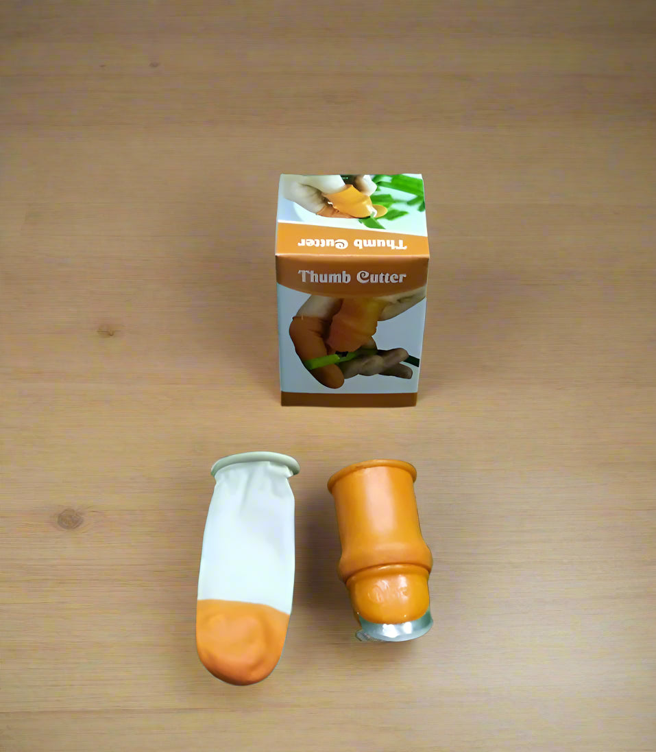 V thumb cutter set, packaged in box.